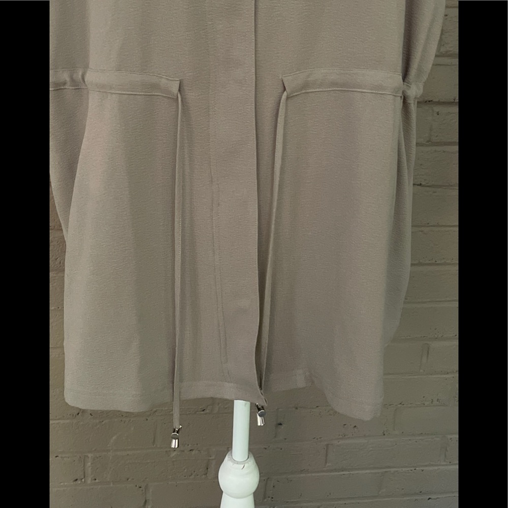 Lisa Rinna Taupe Vest 1X - Picture 10 of 13